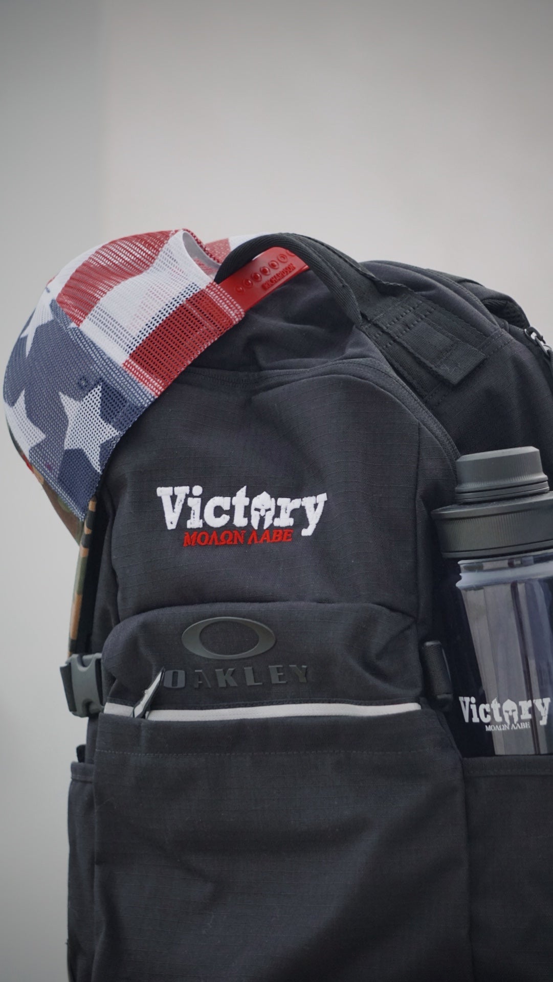 Oakley - 23L Utility Backpack - Victory