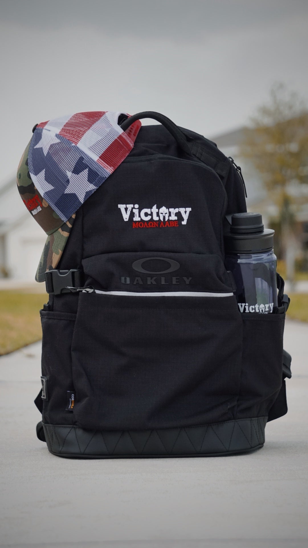 Oakley - 23L Utility Backpack - Victory